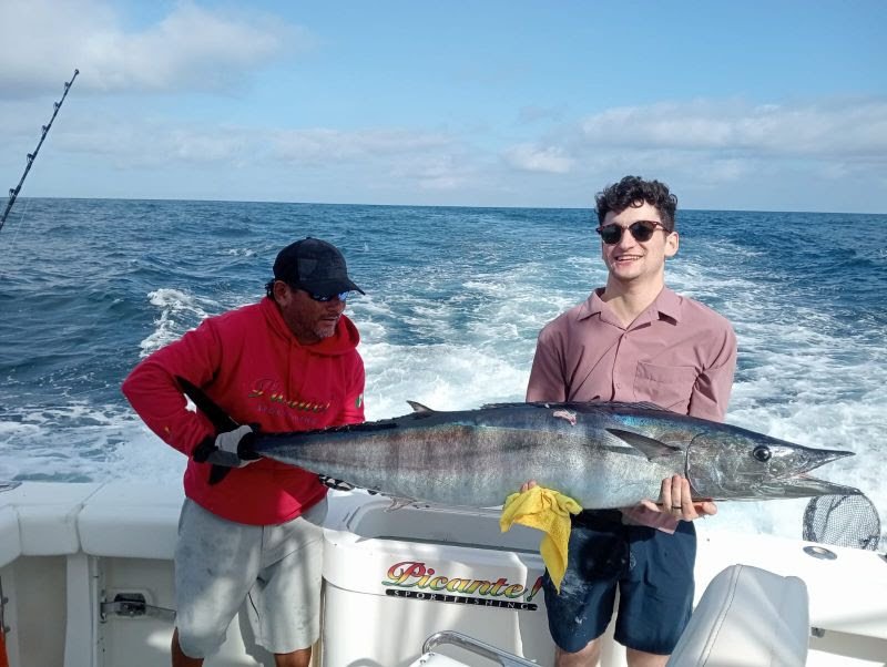 Wahoo weights ranged between 45 and 60 pounds, and our clients went home more than happy with a fine haul of delicious meat.